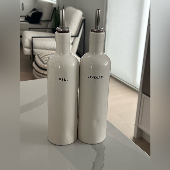 VHTF Rae Dunn oil and vinegar - Picture 1 of 1